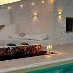 בית נופש Trullo La Meringa, Charming In