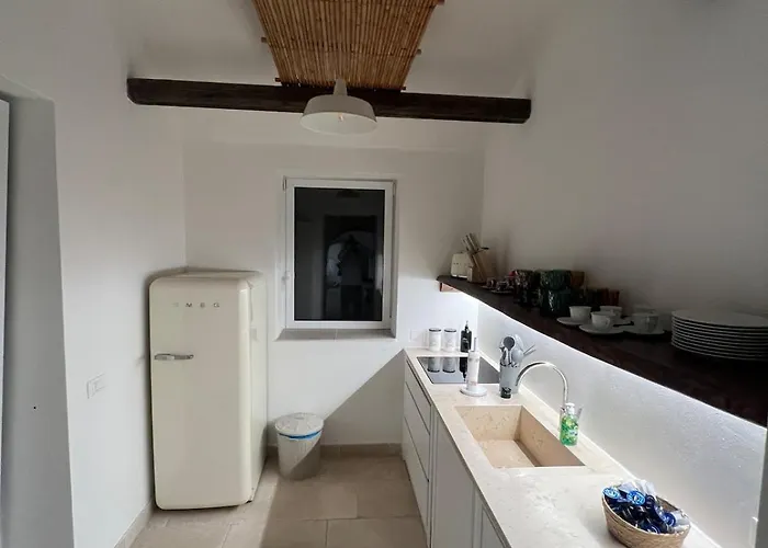 펜션 Trullo La Meringa, Charming In 오스투니