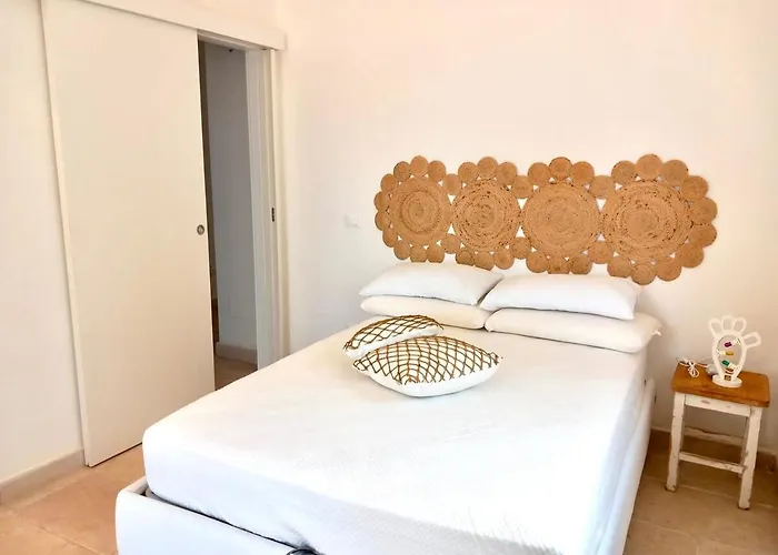 Trullo La Meringa, Charming In 펜션 오스투니